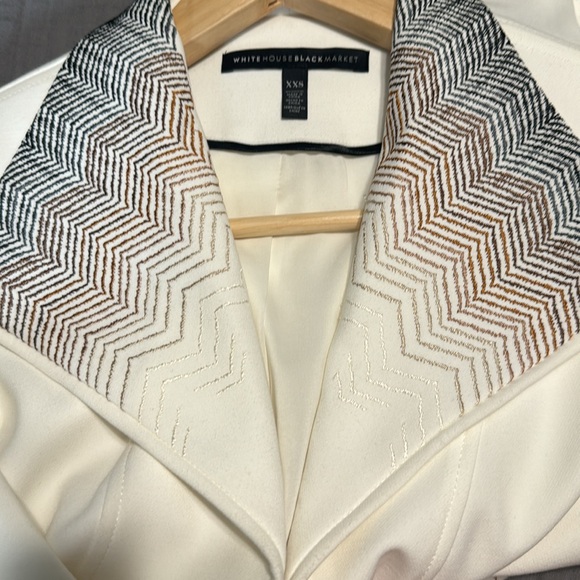 White House black market coat - Picture 5 of 5